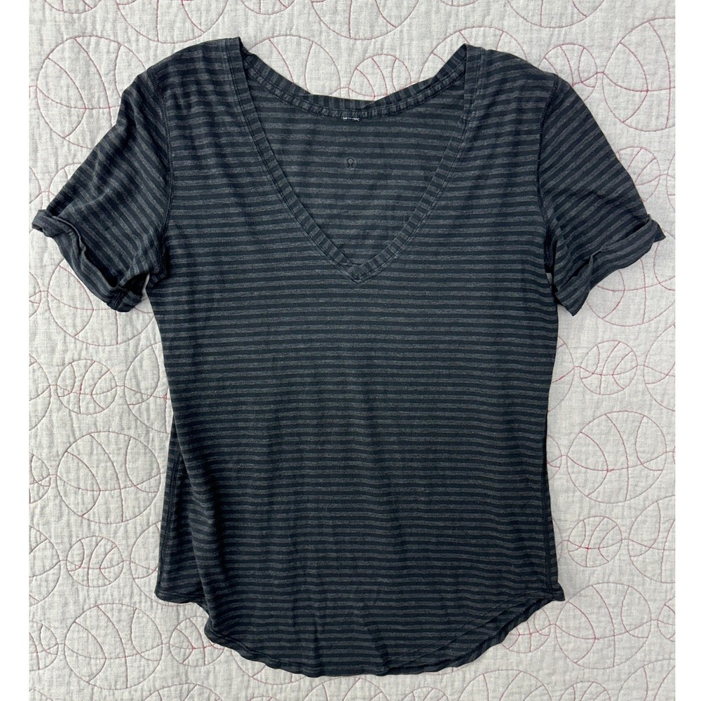 Lululemon T-Shirt Black Gray Striped V-Neck Rolled Cuff / Womens Medium